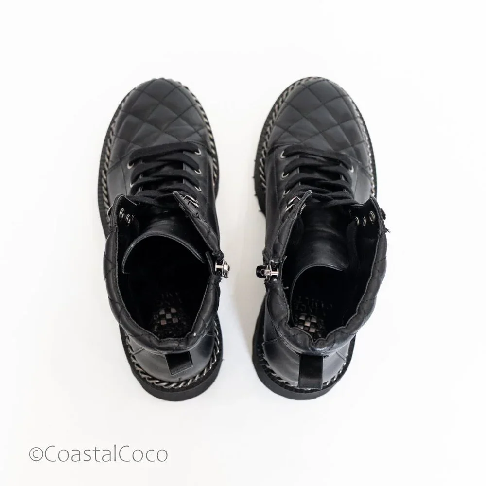 Vince Camuto Merindil Leather Combat Boots 8.5 Black Quilted Metal Chain Chunky - Picture 9 of 13
